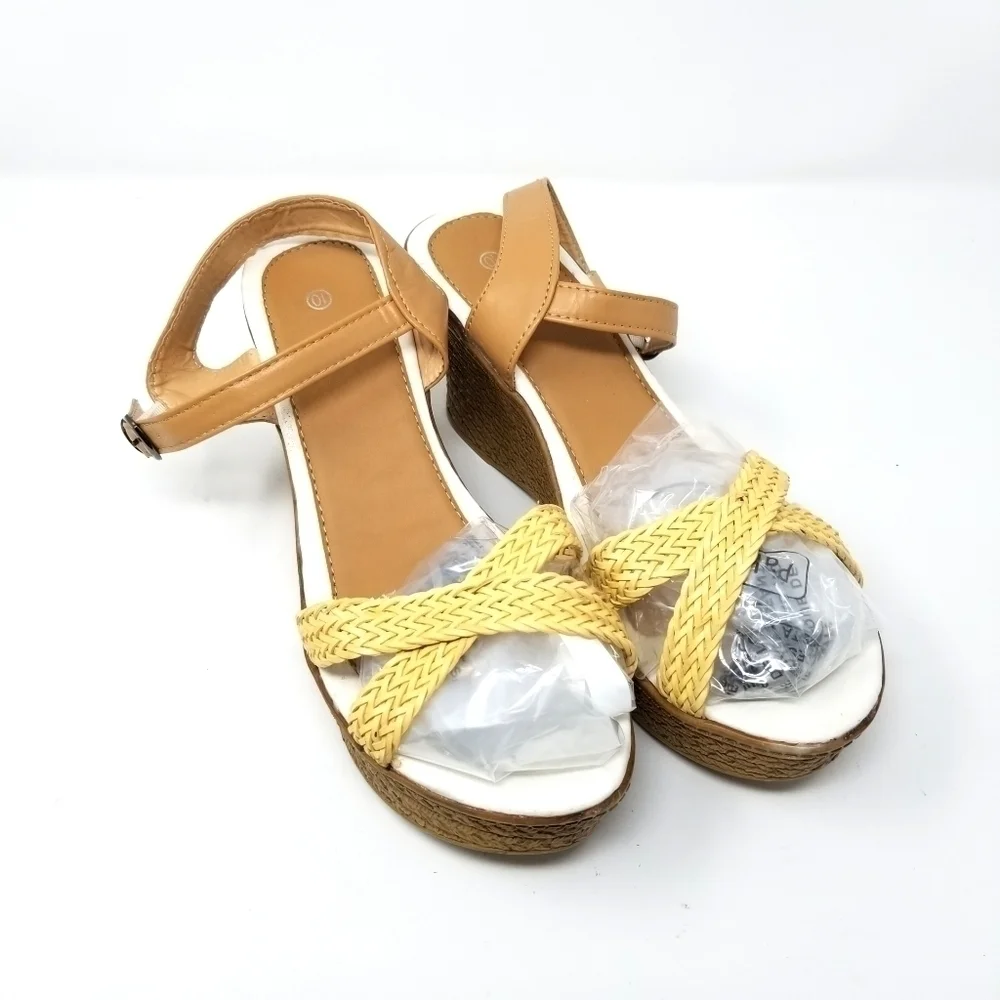 Cream and tan wedge shoes, sz 10